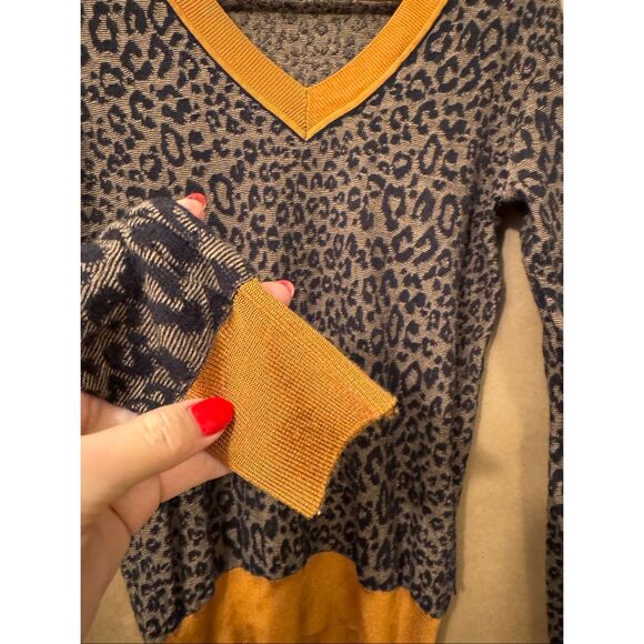 Scotch & Soda V-Neck Leopard Sweater - Picture 4 of 7